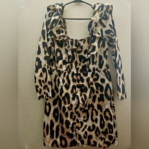NWT  Women H&M Flounce-trimmed dress Animal Print L Ruffle Trim voluminous